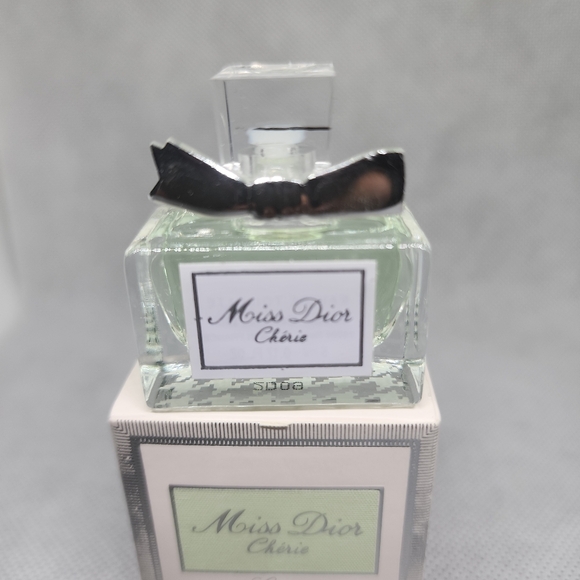 Meet your Posher, Diane - Picture 3 of 4